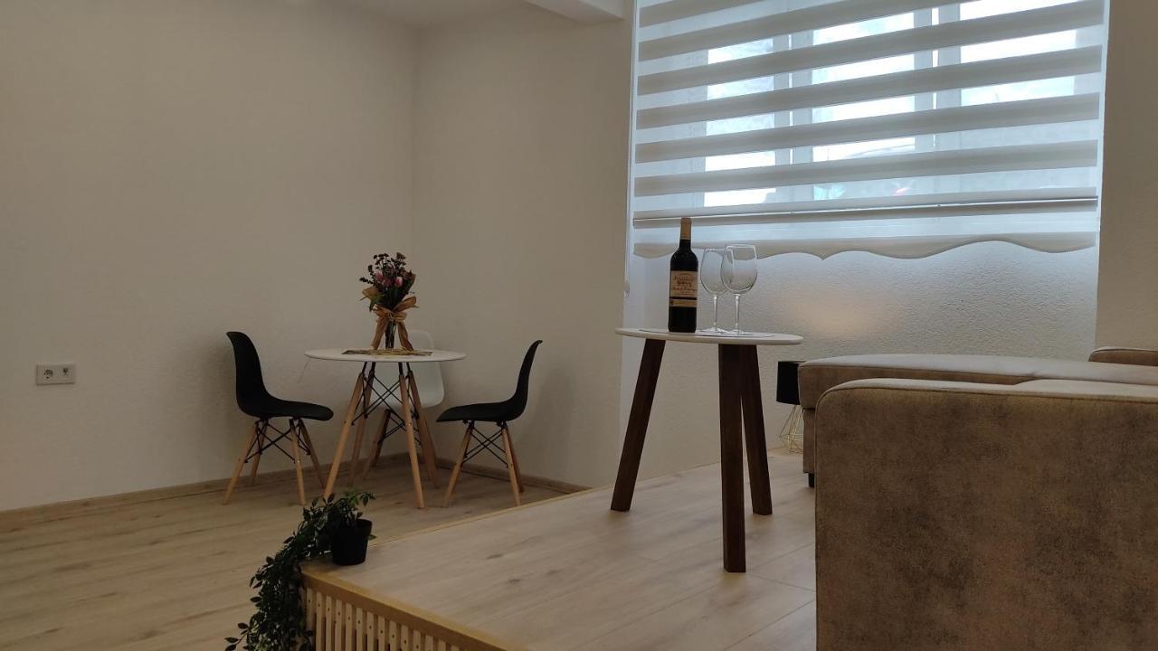 Studio Apartment - A Bit Of Joy Sarajevo Bagian luar foto