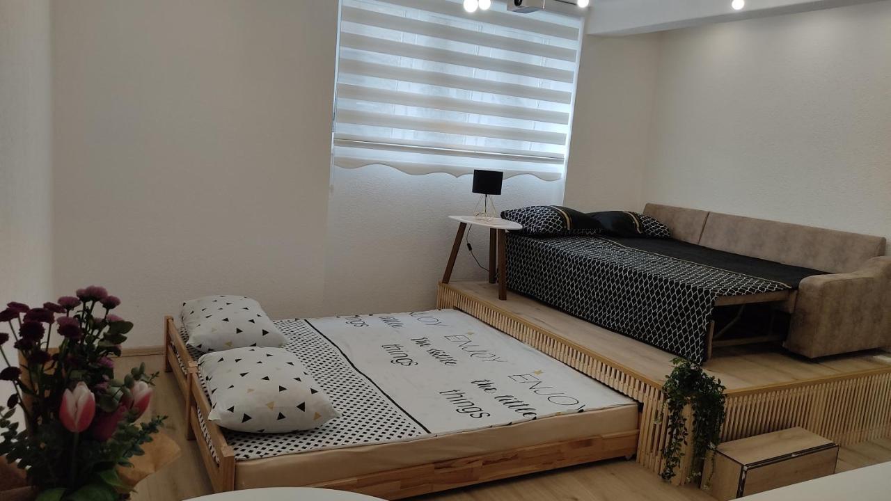 Studio Apartment - A Bit Of Joy Sarajevo Bagian luar foto