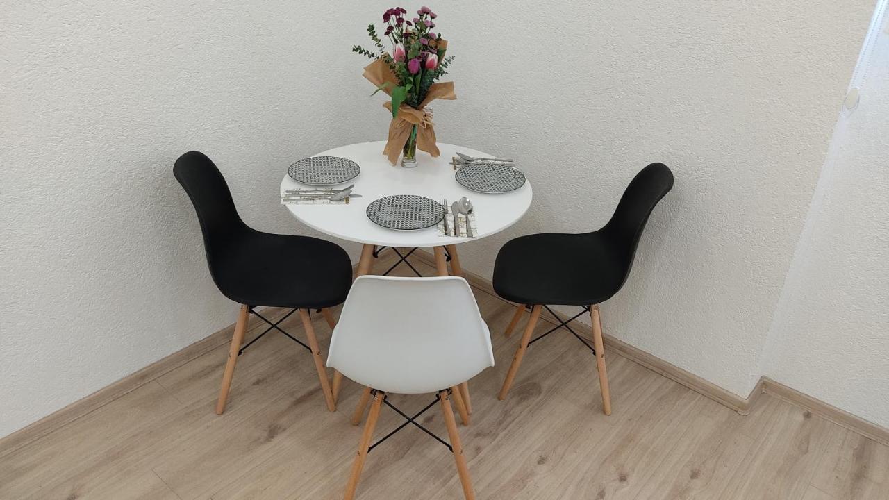 Studio Apartment - A Bit Of Joy Sarajevo Bagian luar foto