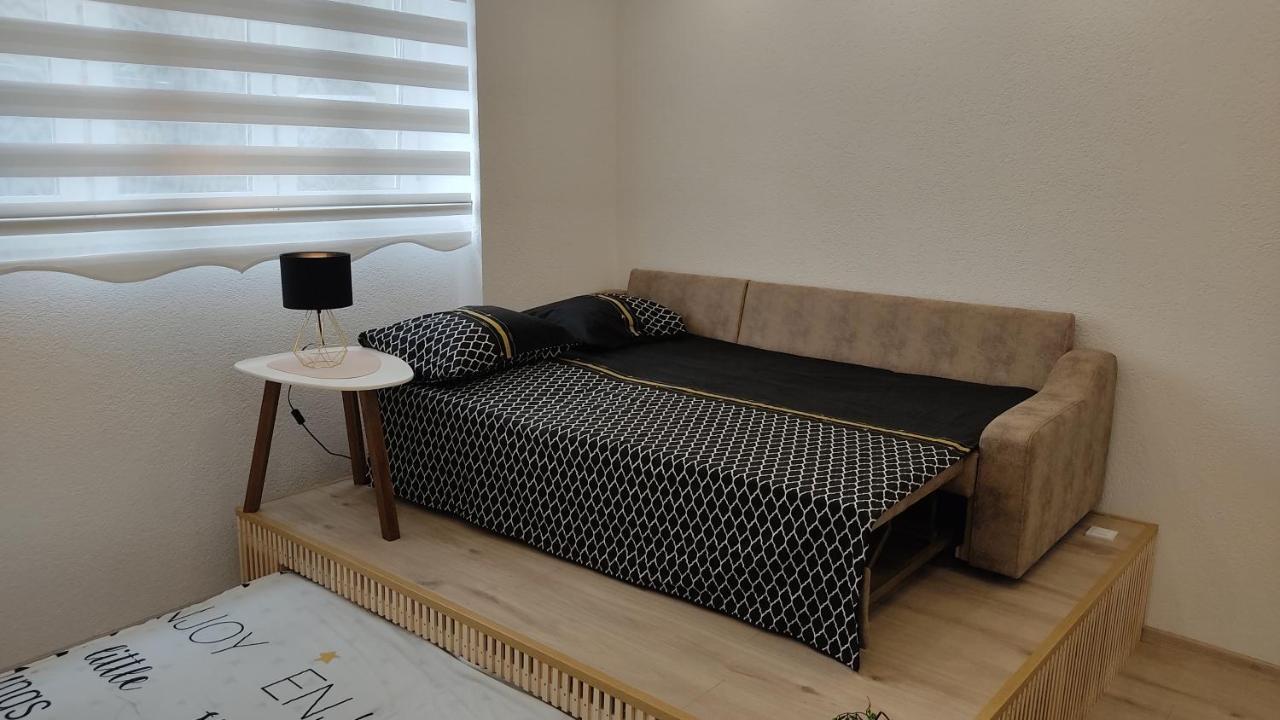 Studio Apartment - A Bit Of Joy Sarajevo Bagian luar foto